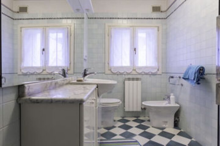 Room 15 of 260