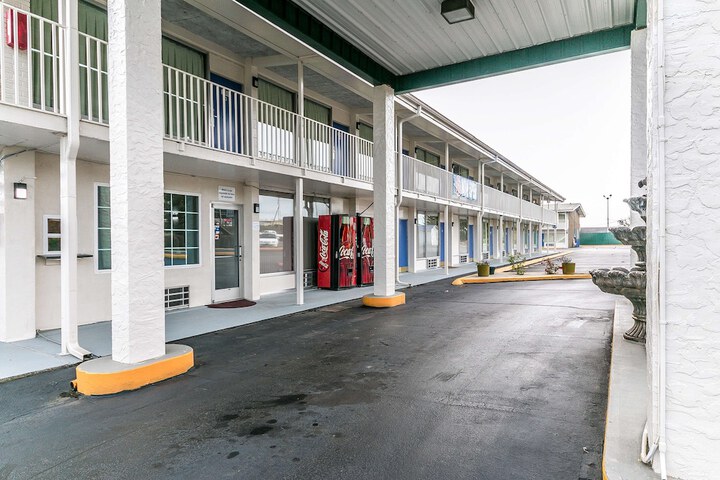 Hotel Entry