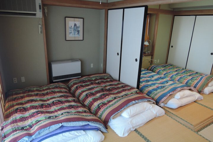 Room 21 of 100