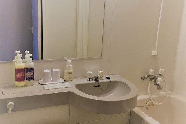 Room 16 of 37