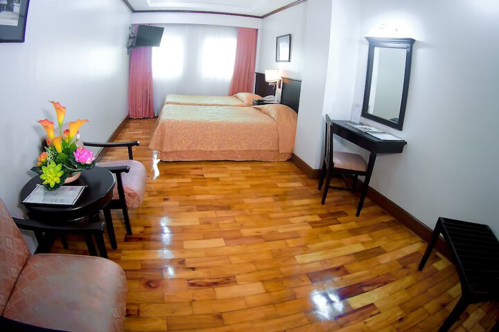 Room 12 of 105