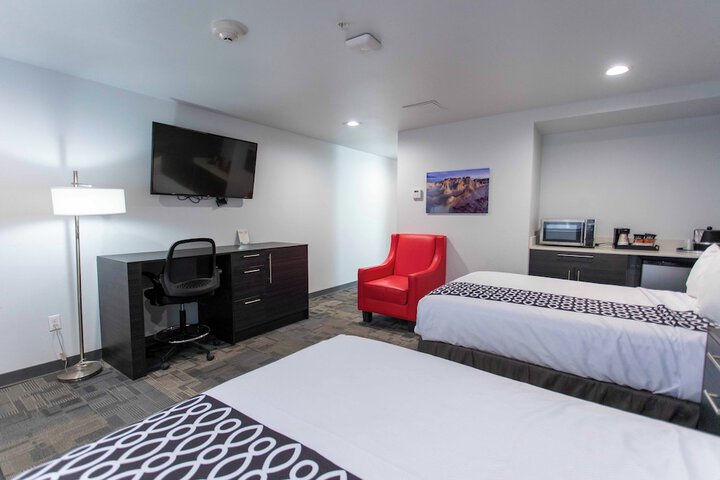 Room 19 of 38