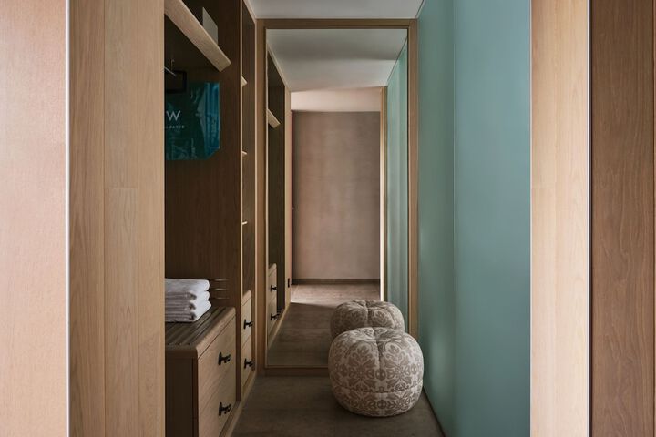 Room 16 of 208