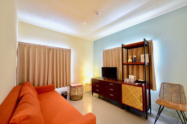 Room 6 of 24