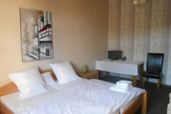 Room 12 of 20