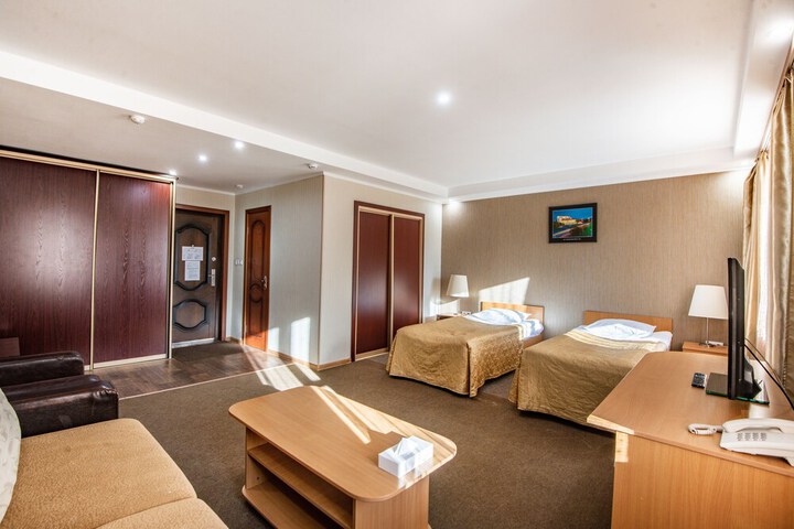 Room 7 of 42