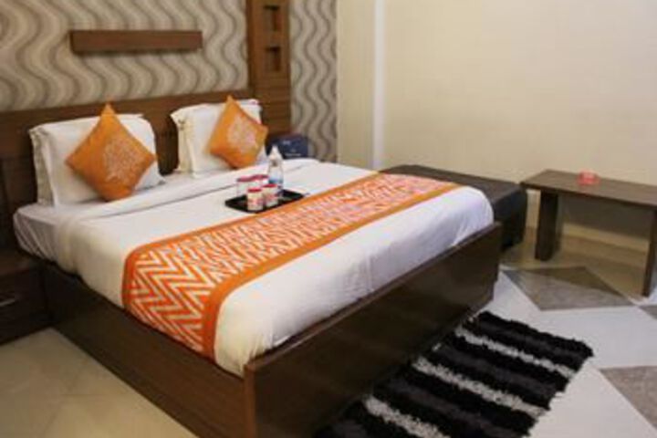 Room 12 of 21