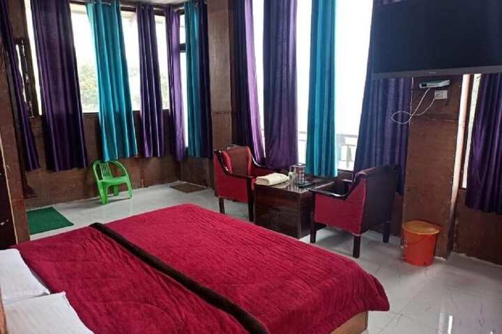 Room 6 of 19