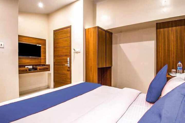 Room 7 of 24
