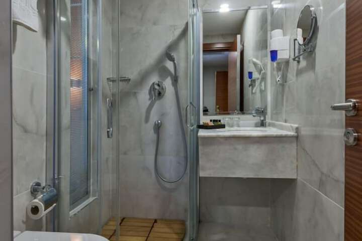 Clean Restrooms