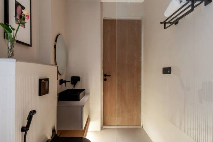 Room 43 of 60