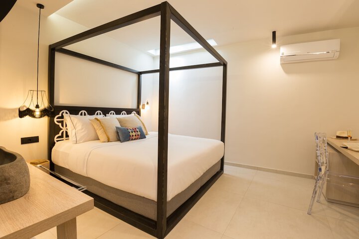 Room 17 of 110