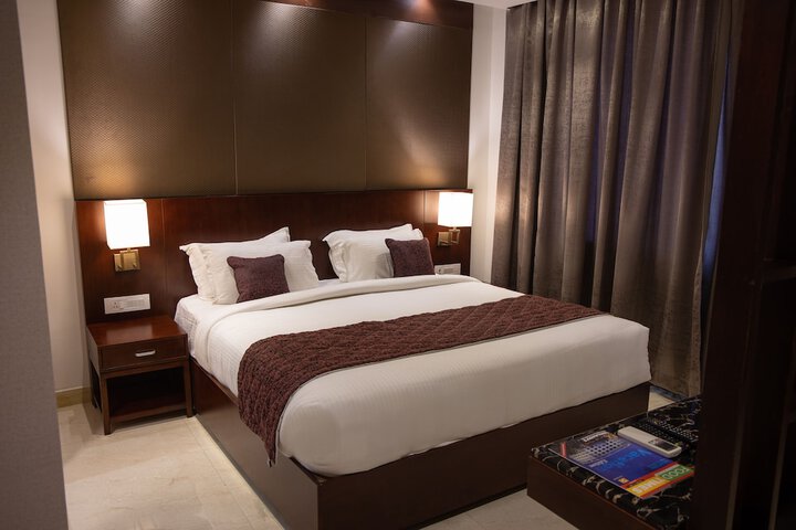 Room 11 of 23