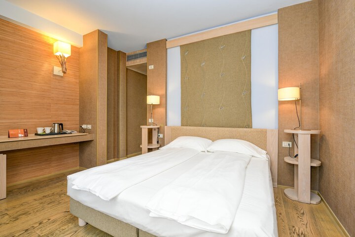 Room 54 of 164