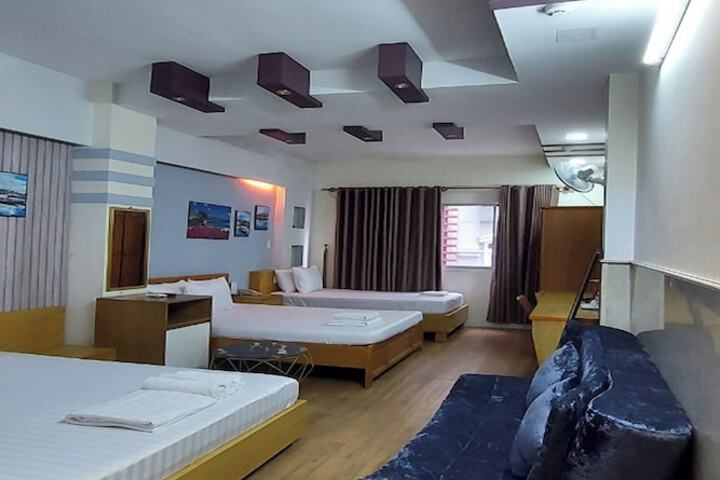 Room 9 of 36