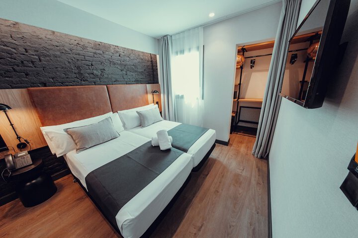 Room 43 of 110