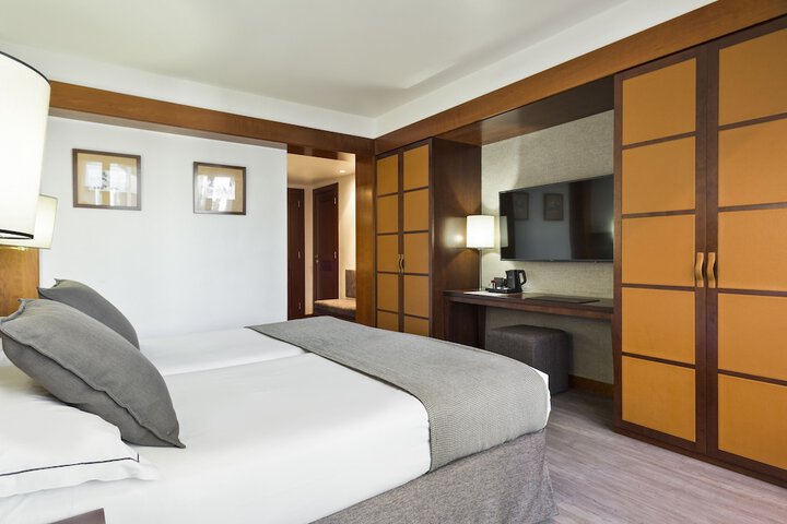 Room 16 of 56