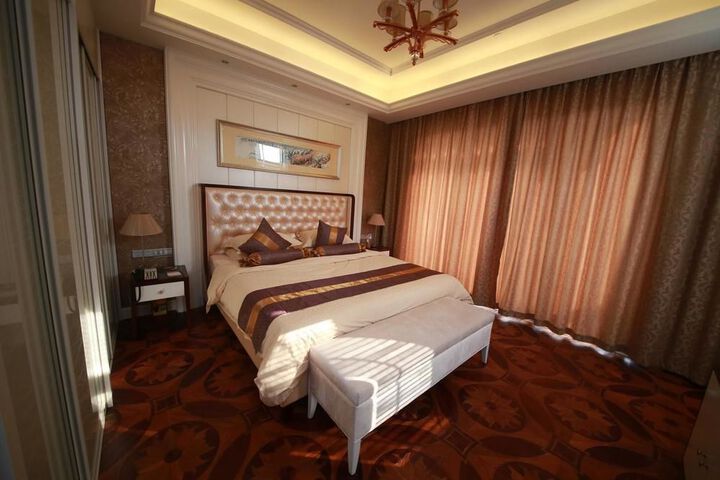 Room 10 of 31