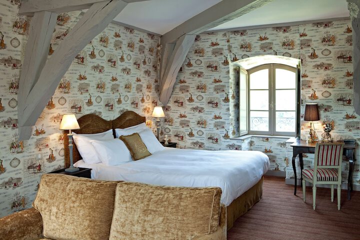 Room 3 of 61