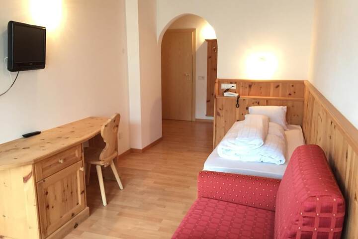 Room 15 of 52
