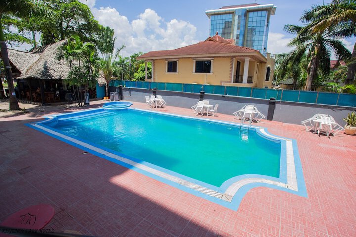 Hotel with Pool