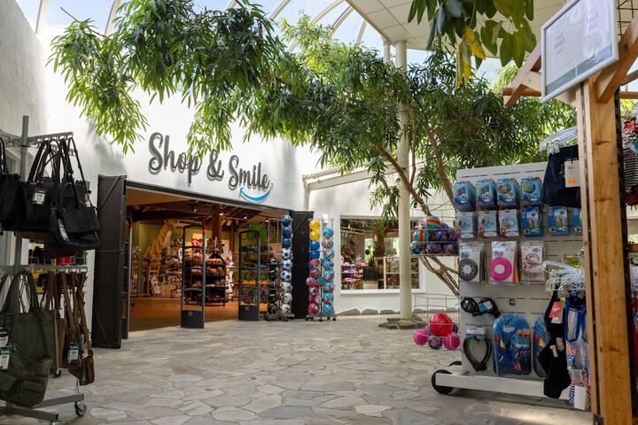 Gift Shop 24 of 33