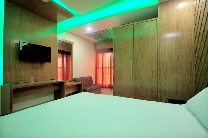 Room 12 of 21