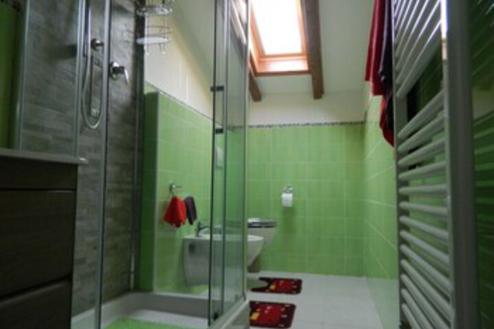 Room 8 of 22