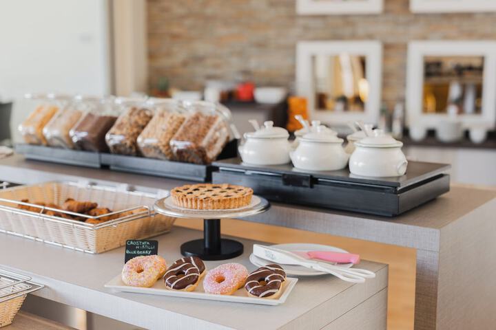Breakfast/Coffee Service 44 of 66