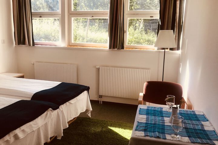 Room 10 of 84