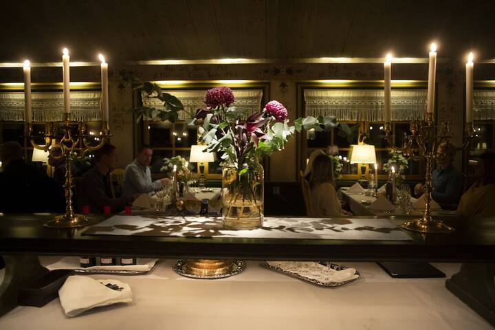 Dining 62 of 96