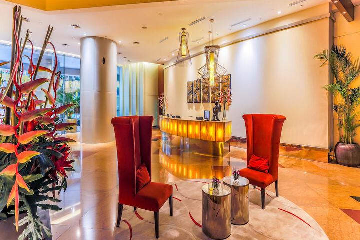 Entrance & Lobby