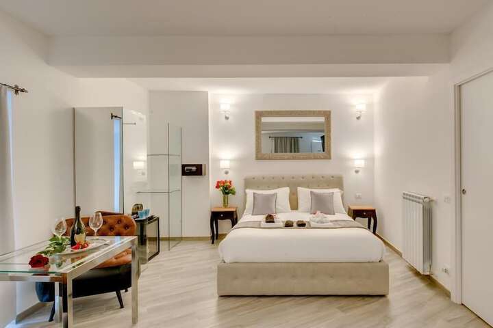 Room 7 of 16