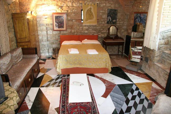 Room 13 of 71