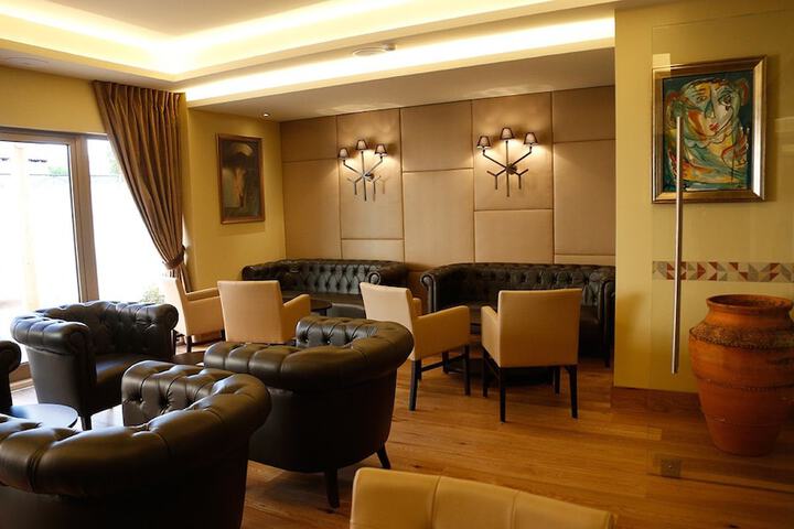 Hotel Interior 5 of 32