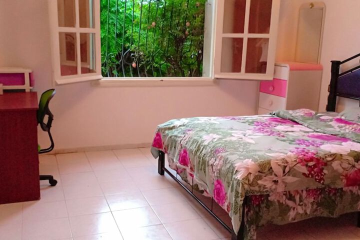 Room 3 of 16
