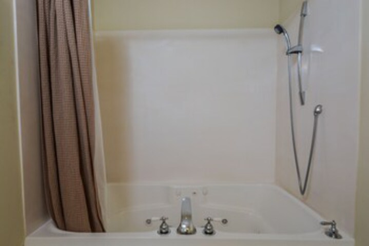 Room 3 of 41