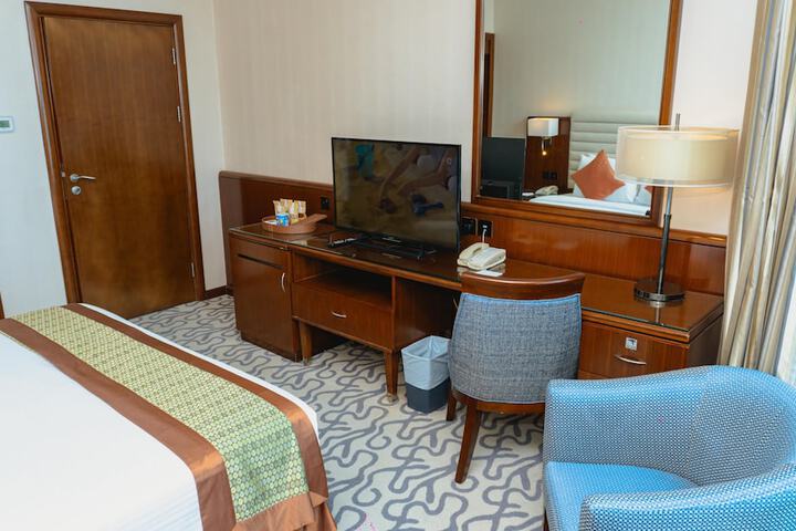 Room 25 of 117