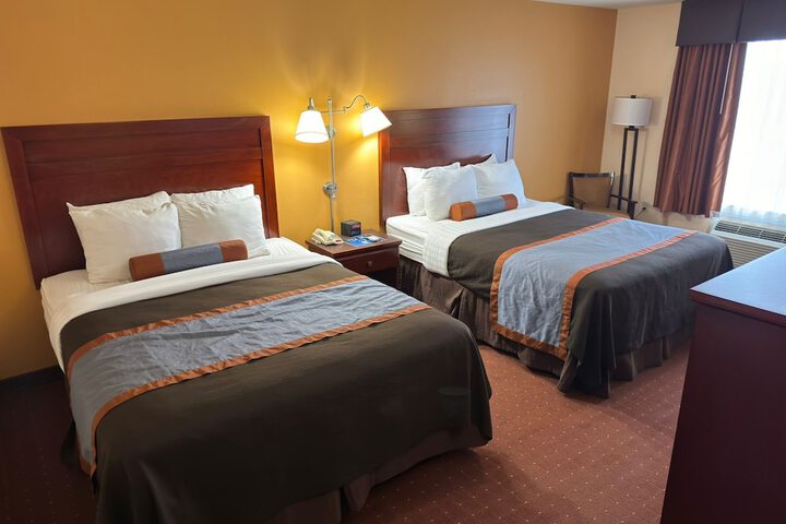 2 Queen Beds Deluxe (7 of 14)