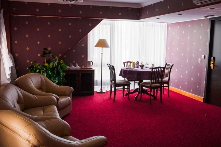 Room 19 of 36