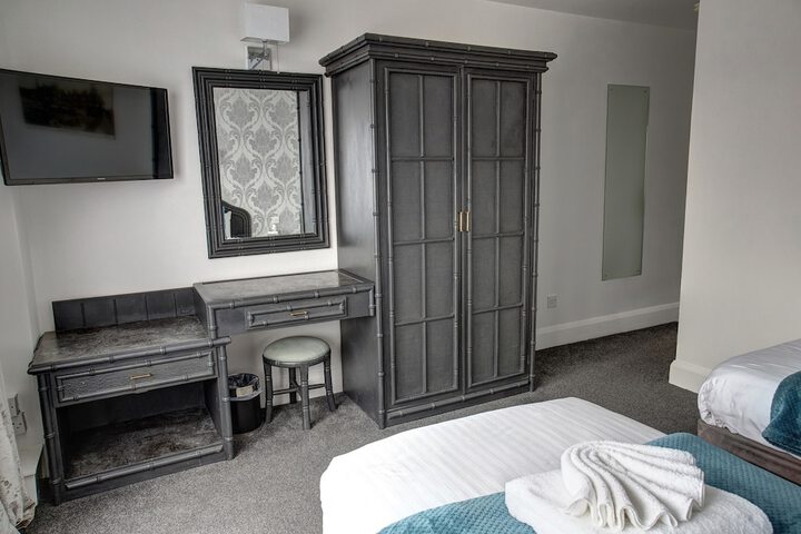 Room 12 of 70