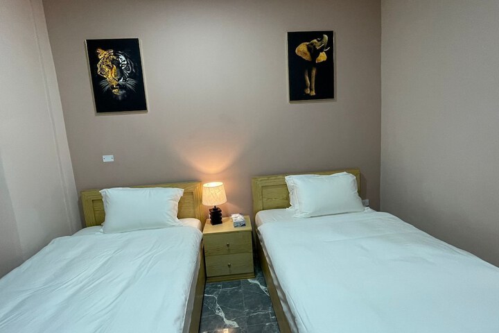 Room 11 of 22