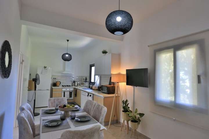 Stunning Seaview Haven 3 min to Beach in Lapta