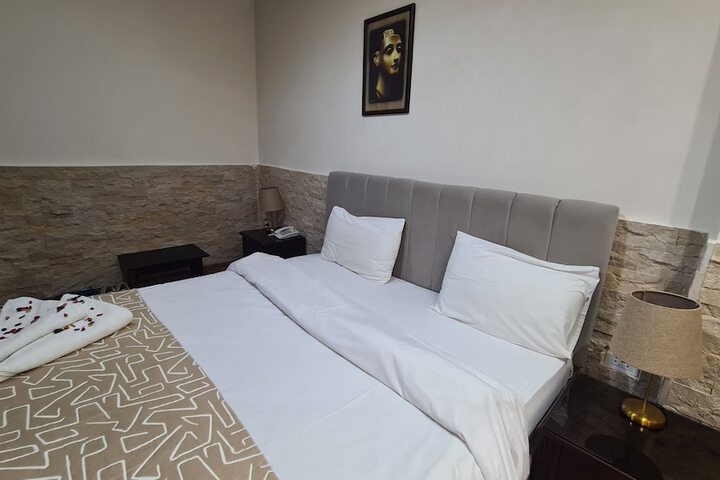 Room 82 of 340