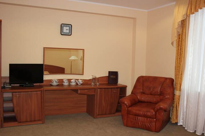 Room 33 of 108