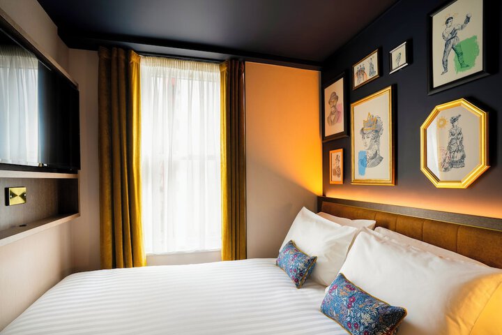 Room 3 of 27
