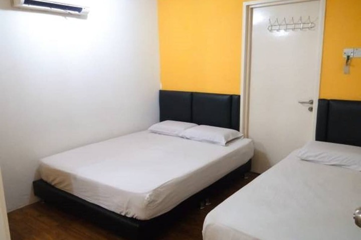 Room 14 of 63