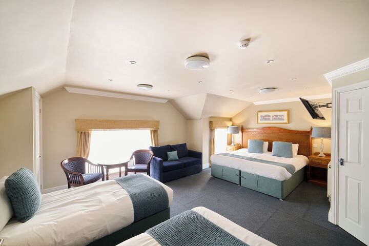 Room 32 of 48