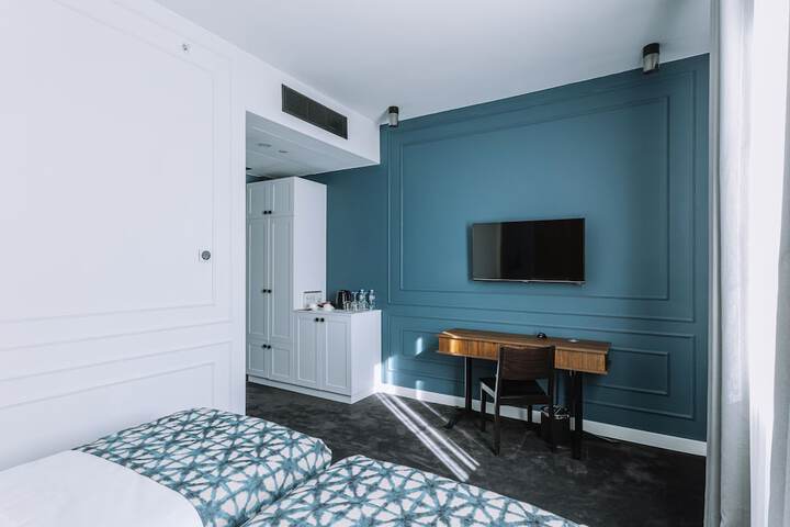Room 20 of 98