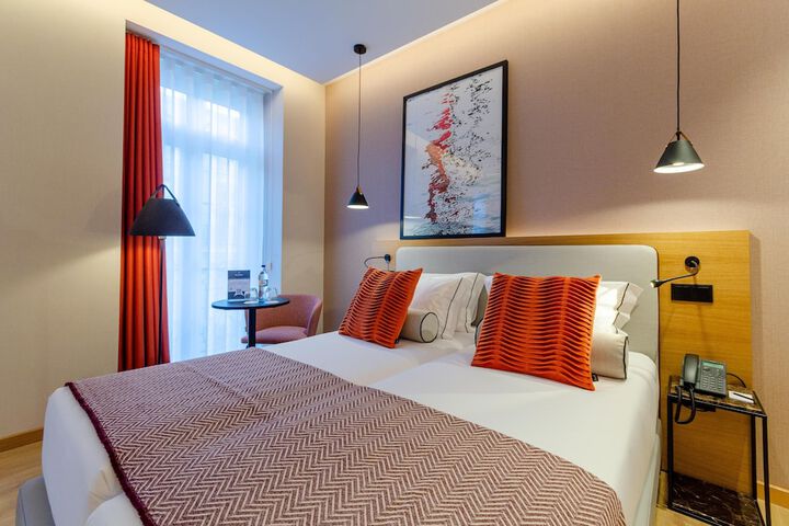 Room 48 of 99